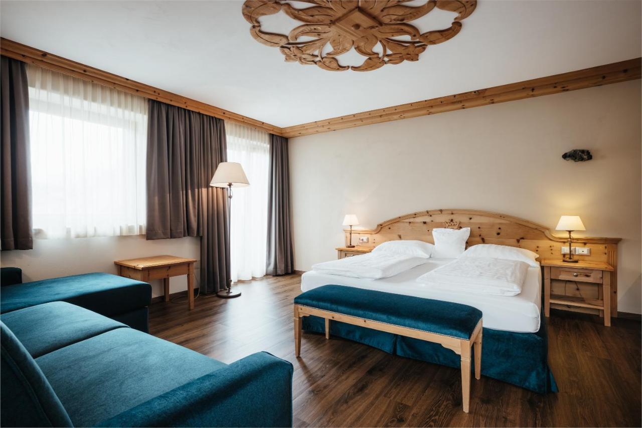 Kristallhotel Corona-Krone ซาน วิจลิโอ ดิ มาเรบเบ ภายนอก รูปภาพ