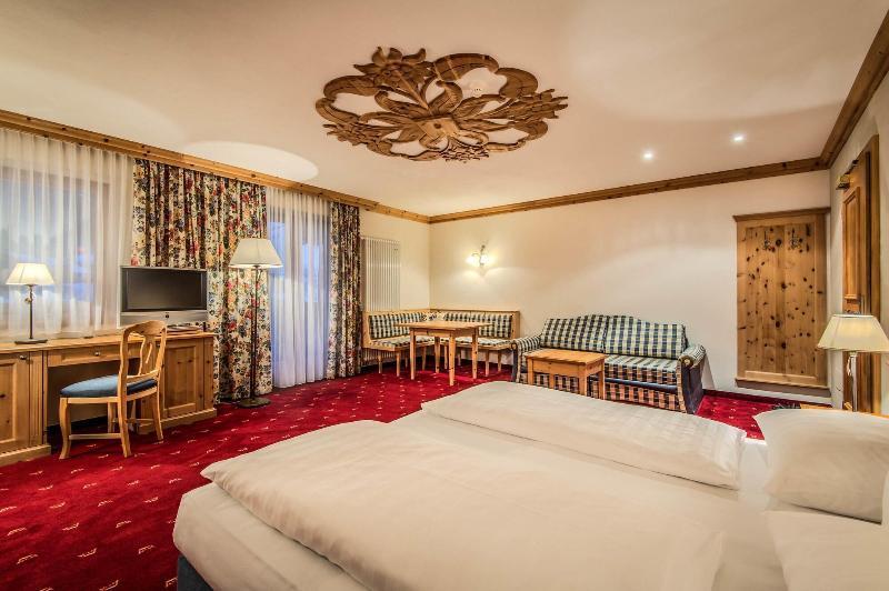 Kristallhotel Corona-Krone ซาน วิจลิโอ ดิ มาเรบเบ ภายนอก รูปภาพ