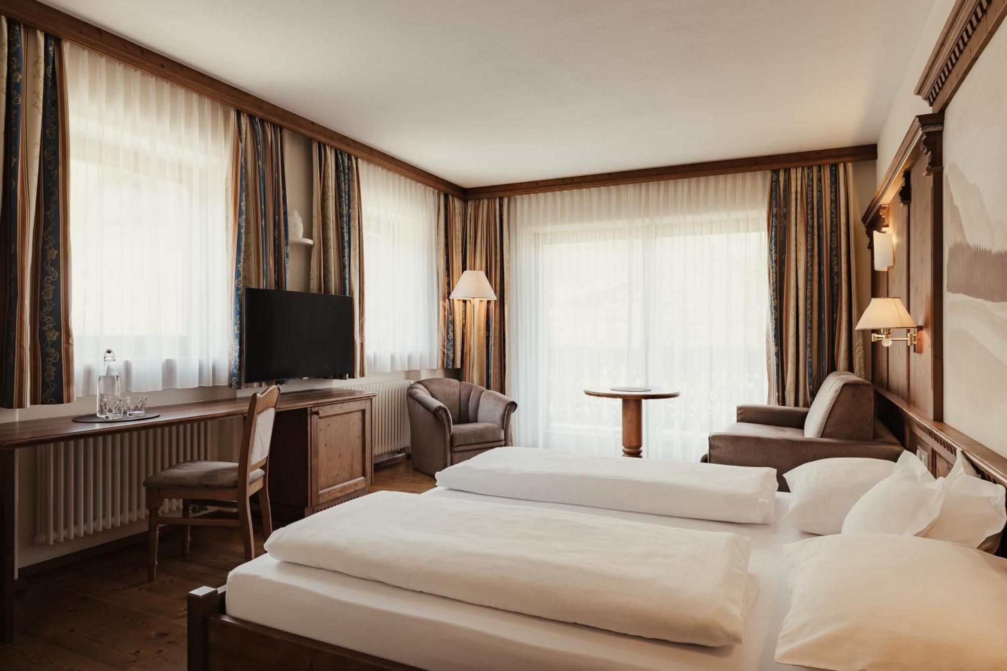 Kristallhotel Corona-Krone ซาน วิจลิโอ ดิ มาเรบเบ ภายนอก รูปภาพ